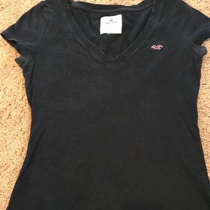 Fitted t/shirt.  Navy in color.